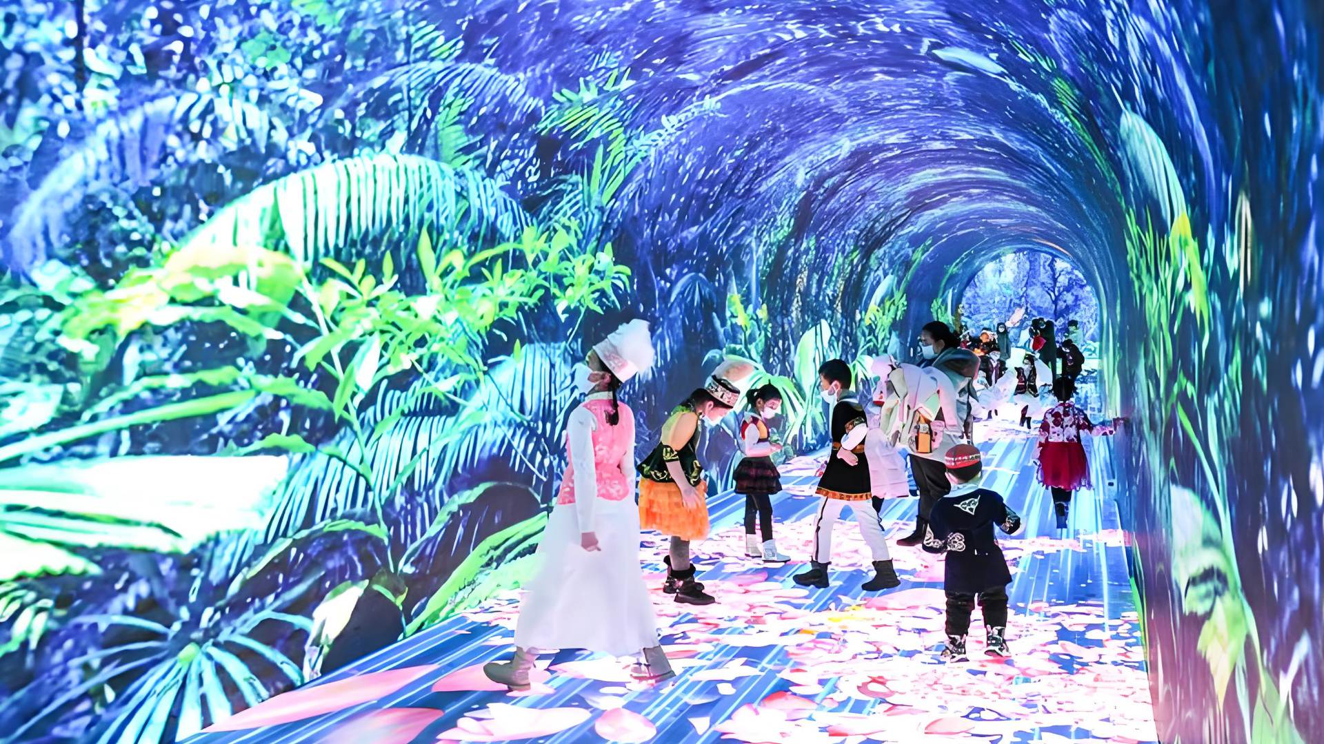 CAVE沉浸式數字影片5A_compressed.jpg